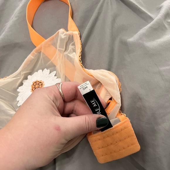 The cutest set from AdoreMe with neon orange details and daisies! Size 44G - Picture 2 of 3